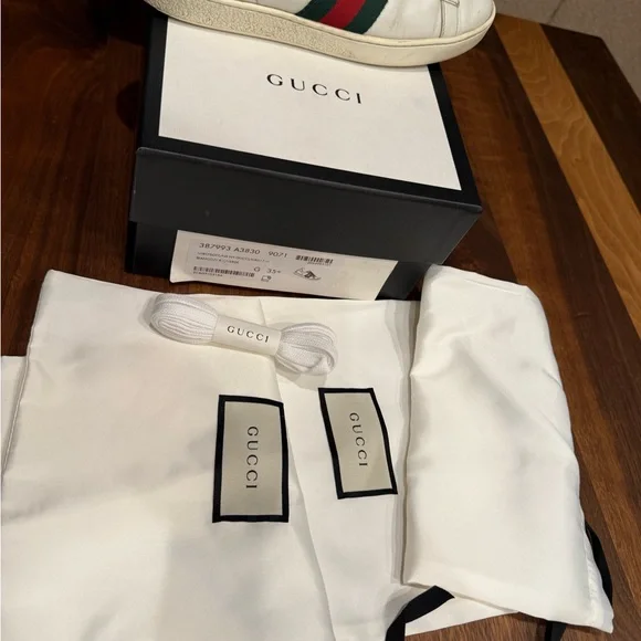 Gucci White Sneakers with Green and Red Accents - Picture 4 of 5